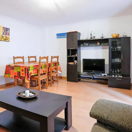 2 Bedroom Gorgeous In Appartement *