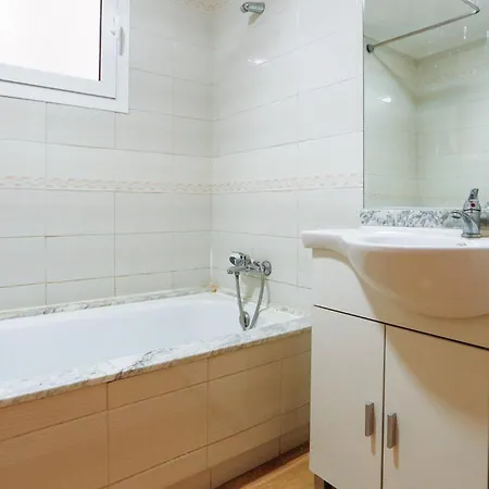 2 Bedroom Gorgeous In Appartement Torrevieja